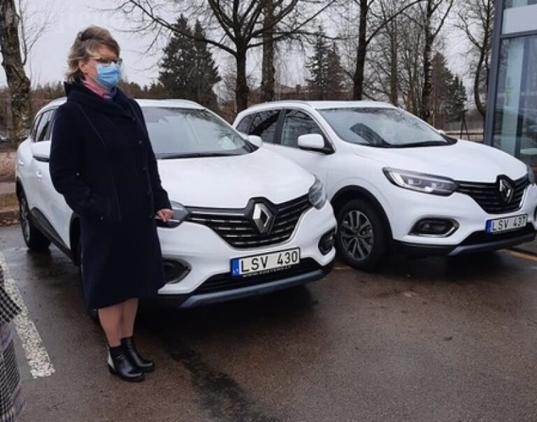 Gydytojai pas ligonius į namus važiuos naujais automobiliais