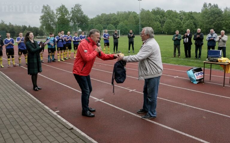 Radviliškio futbolo klubas „Žėrutis“ 50 metų jubiliejų atšventė gražia pergale