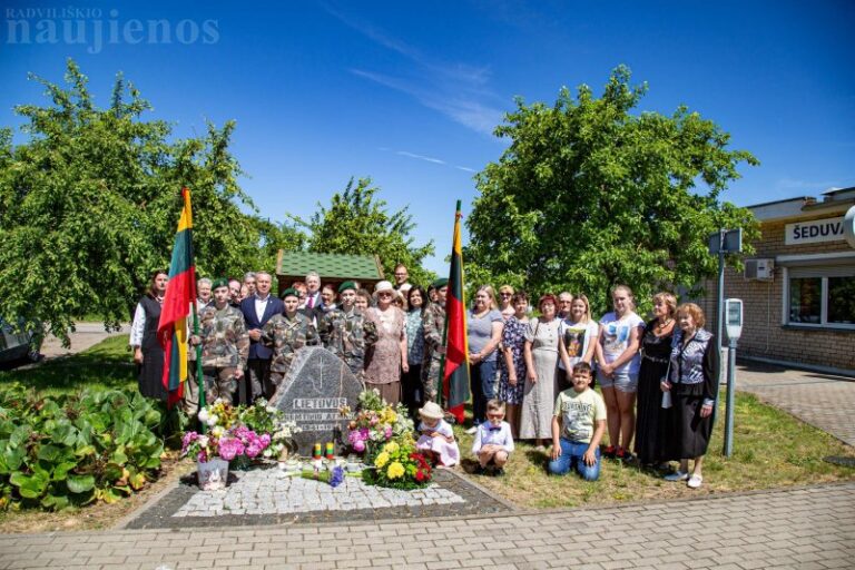 Šeduvoje skambėjo tremtinių dainos, prisiminti tremties baisumai