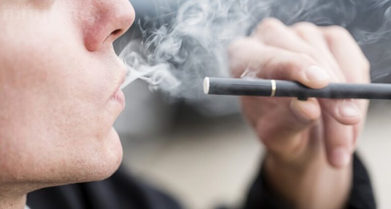 Šeduvis liko ir be elektroninių cigarečių, ir be pinigų