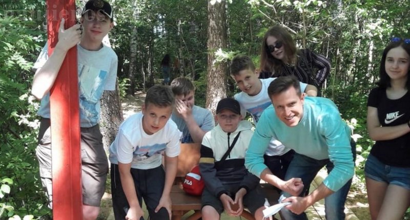 Ekskursiją Grinkiškio Jono Poderio gimnazijos mokiniai pradėjo Biržų pilyje