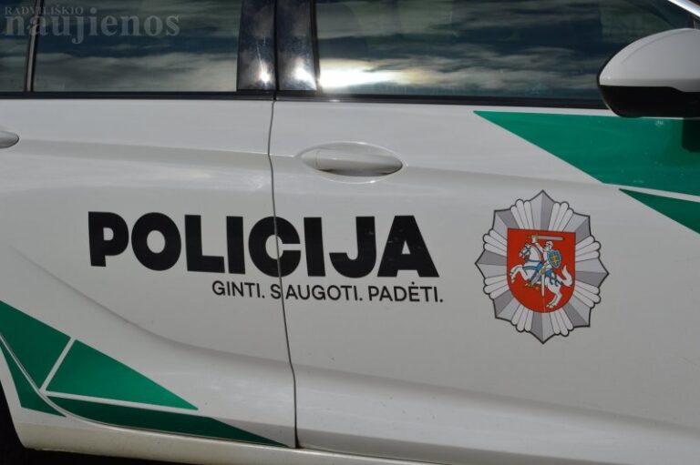 Radviliškyje vagys nusižiūrėjo dvi mašinas