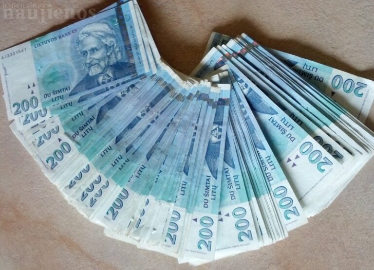 Iš senolės spintos pagrobtus 5 tūkstančius litų vagims teks neštis į banką