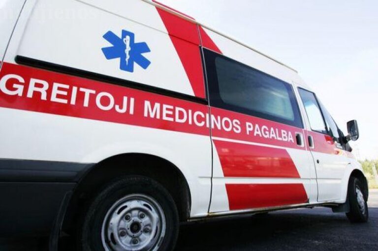 Susižalojo Radviliškio rajone iš antrojo aukšto iškritęs vaikas