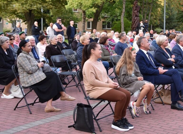 Per Radviliškio rajoną nuvilnijo Baltijos kelio dienos renginiai