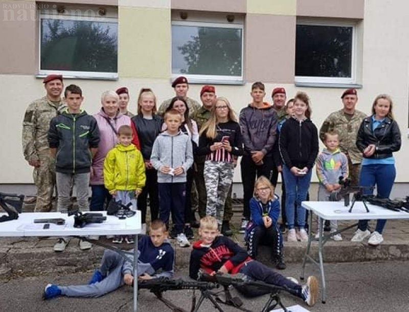Per užsiėmimus vaikai mokėsi žygiuoti