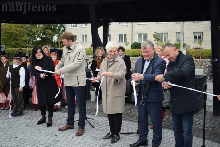 Atgimė Šeduvos turgaus aikštė