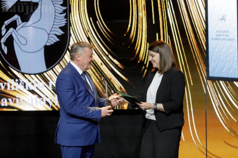 Radviliškio rajono savivaldybę „Auksinės krivūlės“ nominacijai „Už finansinio savarankiškumo pavyzdį pandemijos akivaizdoje“ pasiūlė Finansų ministerija. Skirstant apdovanojimus savivaldybėms buvo vertinamas jų darbas ir veikla praėjusiais