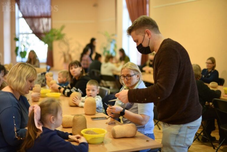 Kultūros centre virė nuotaikingų „Žolynukų“ dirbtuvės