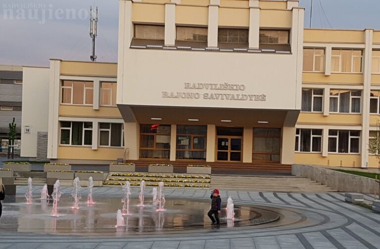 Radviliškio centre atgijo Aušros aikštės fontanas