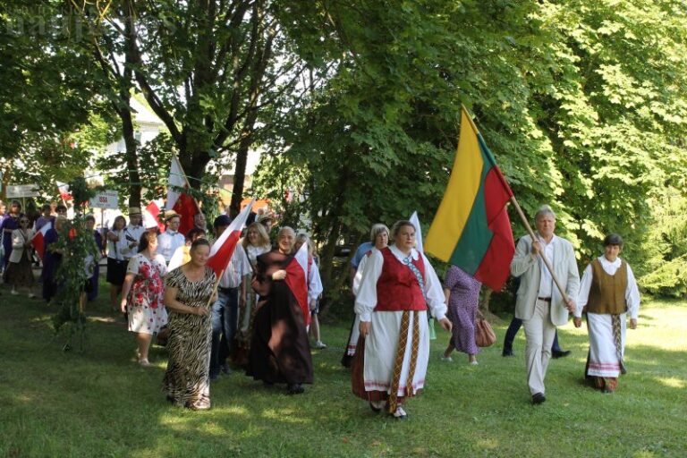 Pociūnėliuose – muzikos, šiltų žodžių ir vaišių šventė