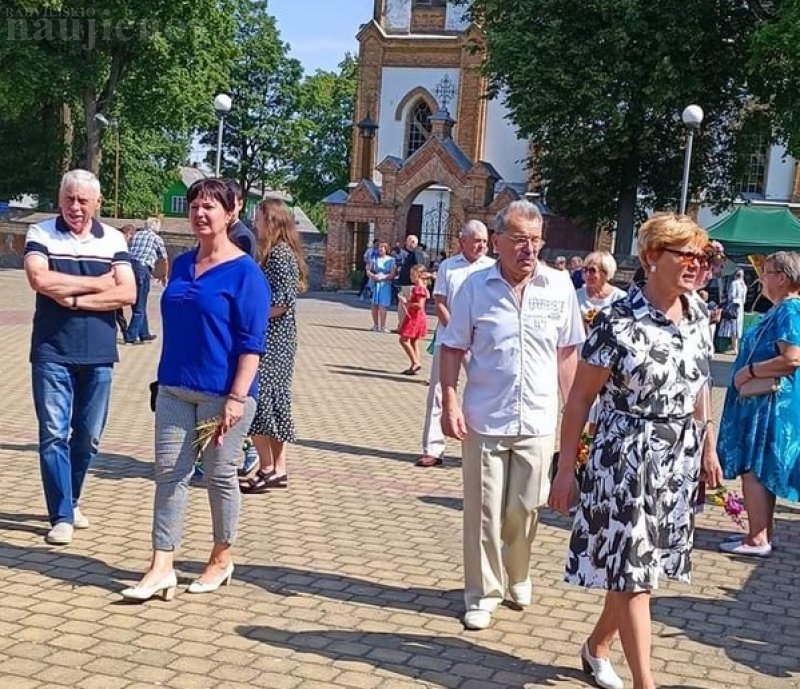 Į dangų pakilo Grinkiškio kredito unijos dovanotas oro balionas
