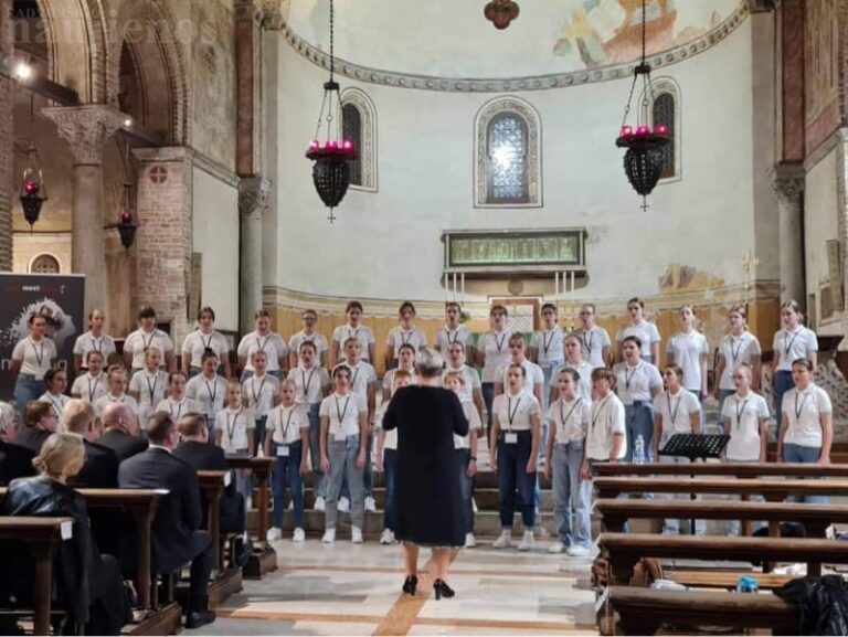 Radviliškio muzikos mokyklos jaunių choras triumfavo Italijoje