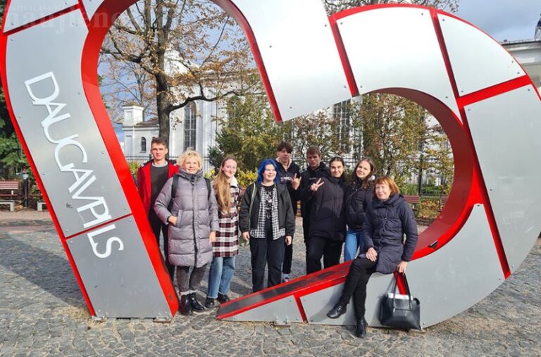 Šeduvos gimnazijos mokiniai ekologines žinias gilino Daugpilyje