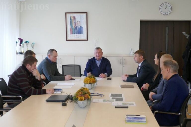 Radviliškyje už pusę milijono eurų planuojama įrengti dirbtinės dangos stadioną
