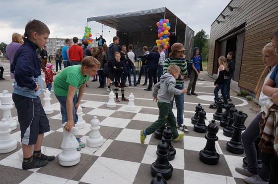 Radviliškio parke vėl renkasi jaunimas su riedlentėmis