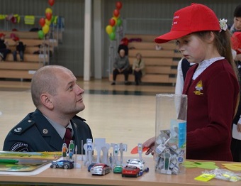 Radviliškyje – „Šviesoforas“, skraidantys drakonai ir sraigių lenktynės