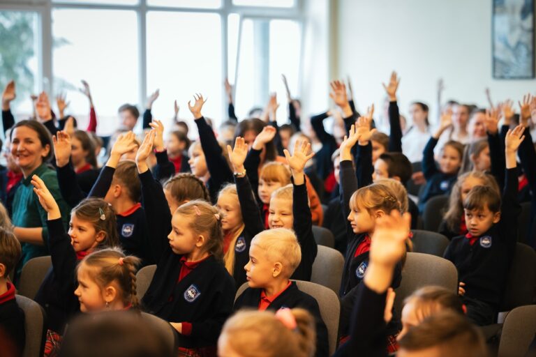 Pirmoji ponia apsilankė Radviliškio Gražinos pagrindinėje mokykloje ir dienos centre „Meleta“