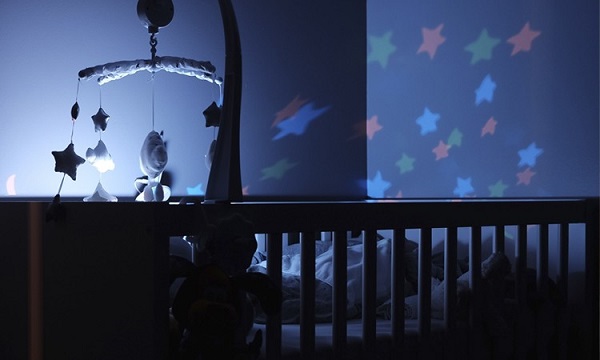 Kaip padėti kūdikiui geriau miegoti naktį?