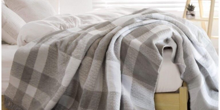 Kokybiškos antklodės pasirinkimas – pagrindinis žingsnis link gerų miego įpročių