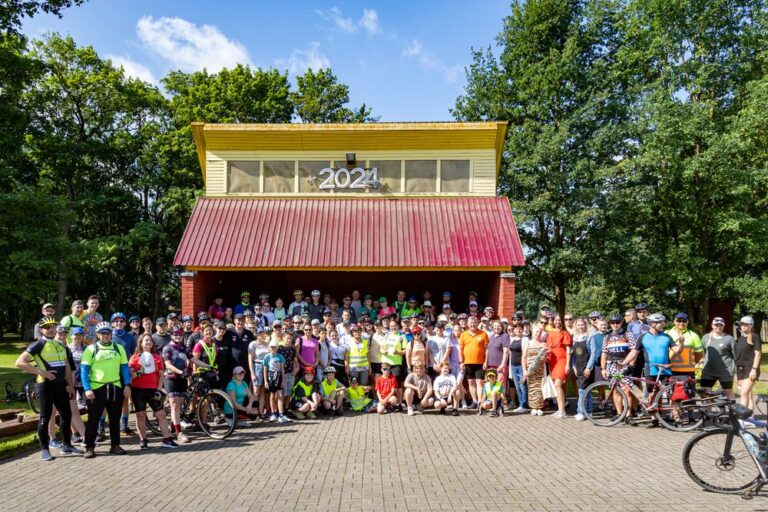 Dviračių sporto entuziastai susitiko Radviliškyje – įvyko 14-asis dviračių žygis