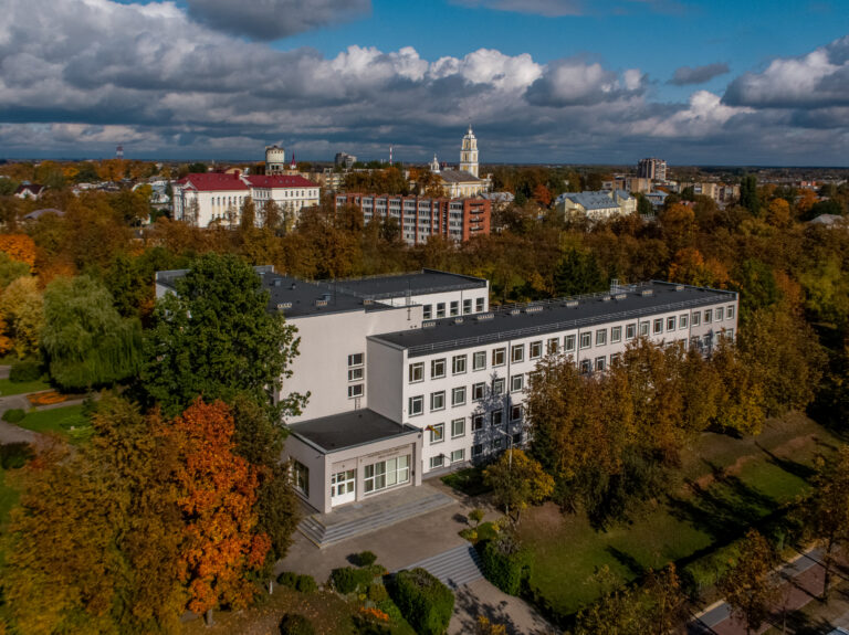 Panevėžio Vytauto Mikalausko menų gimnazija švenčia 80-metį