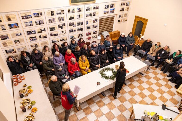 Šeduvoje – jaukus ir prasmingas advento vakaras „Oi, atvažiuoja Šventa Kalėda“