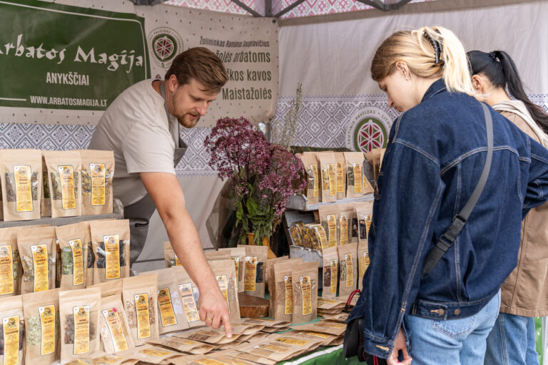 Pavasario mugė Radviliškyje kvies atrasti išskirtinius skonius ir kūrėjus