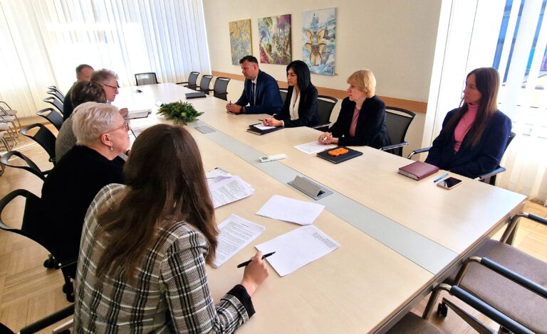 Toliau judama link paminklo Vytautui Tomkui: prasideda konkretūs darbai